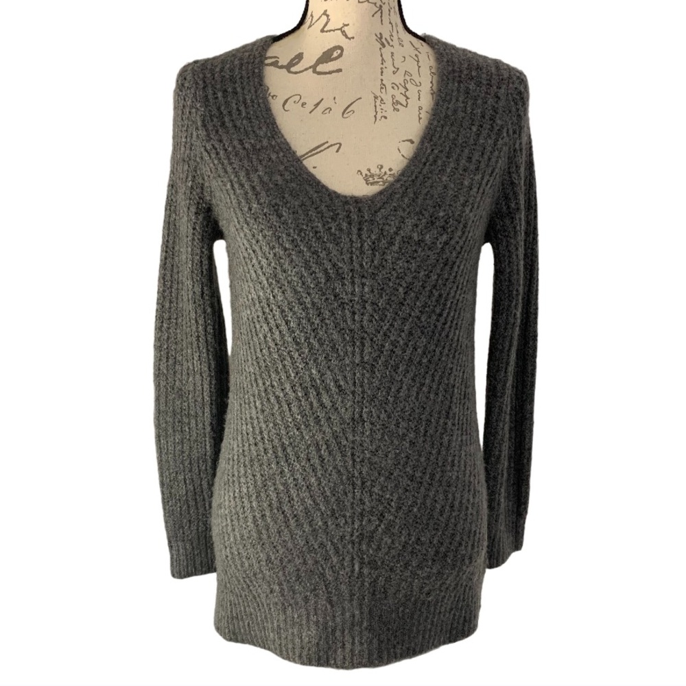 Abercrombie & Fitch Plunging Scoop Neckline Long Sleeve Acrylic Sweater Gray XS